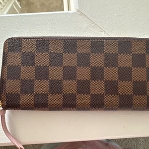 LV wallet
